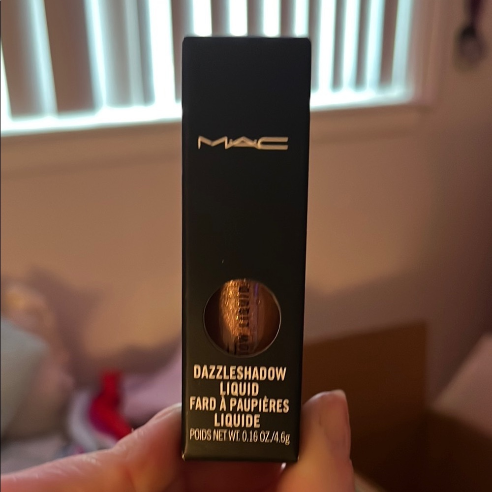 MAC Dazzleshadow Liquid Eyeshadow
